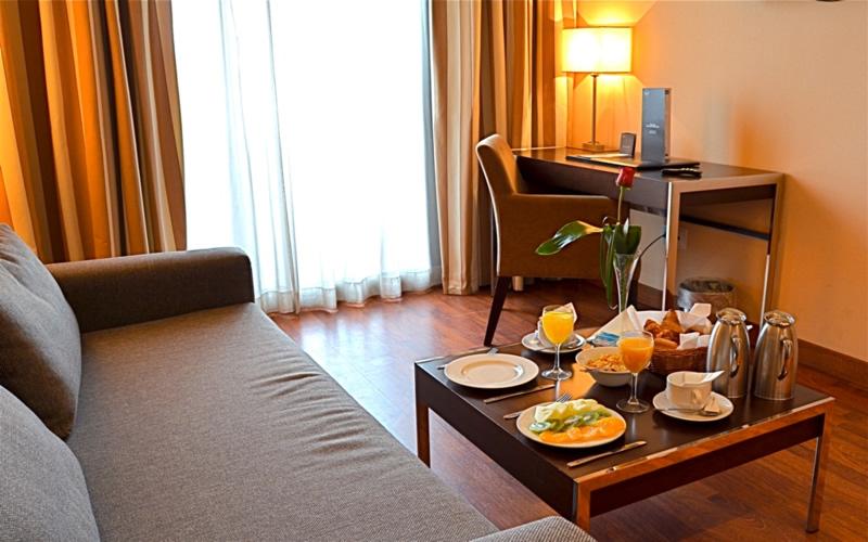 Zenit Don Yo Hotell Zaragoza Exteriör bild